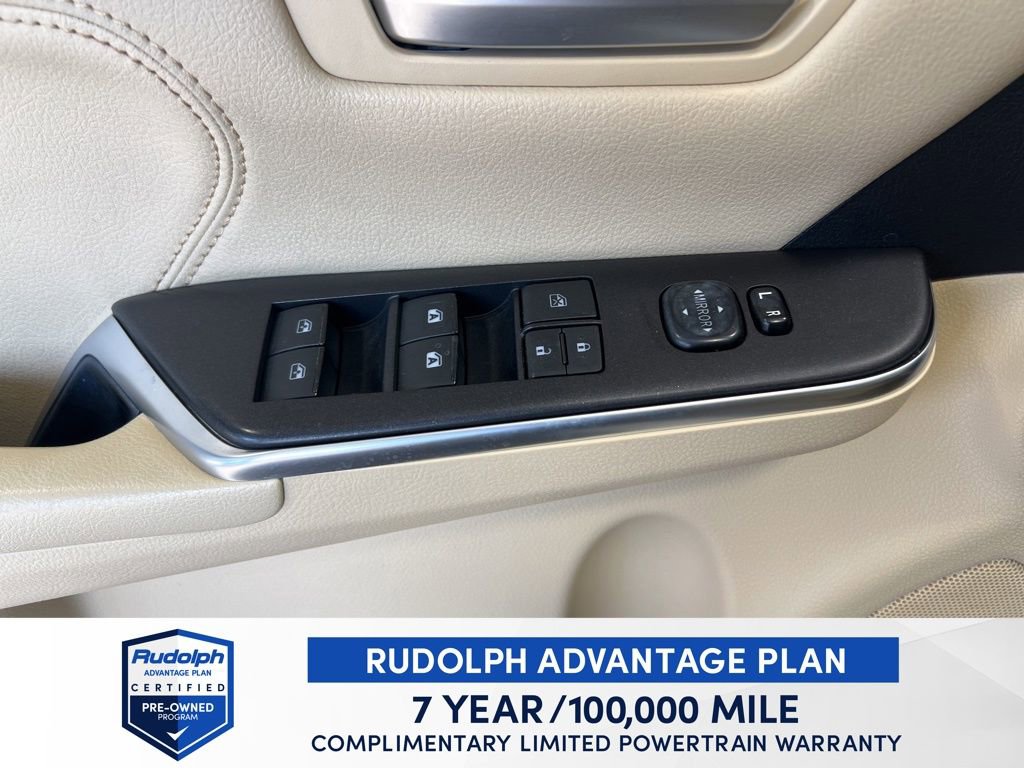 Used 2016 Toyota Camry XLE image 29