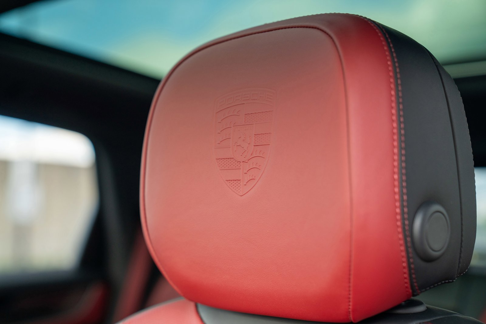 Certified 2025 Porsche Cayenne E-Hybrid AWD/4WD image 13