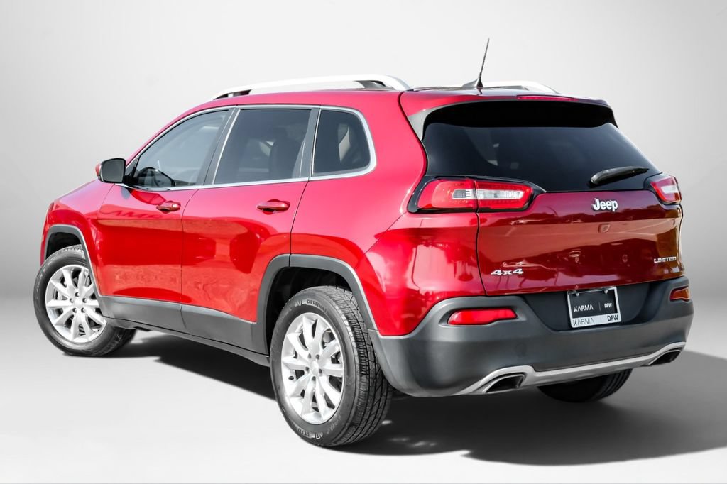 Used 2017 Jeep Cherokee Limited w/ Luxury Group AWD/4WD image 7