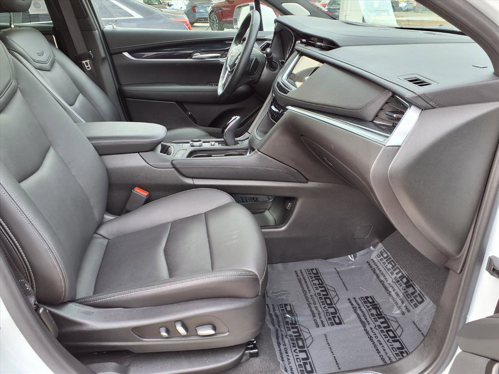 Certified 2025 Cadillac XT5 Premium Luxury image 9