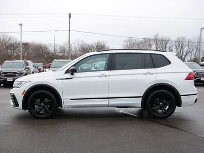 Used 2023 Volkswagen Tiguan SE R-Line image 30