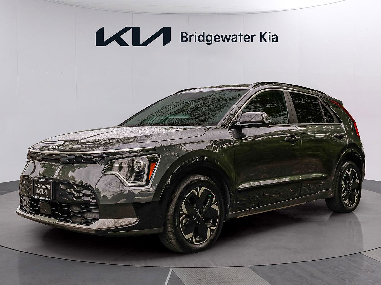 Certified 2025 Kia Niro Wind w/ Wind Preserve Package FWD image 3