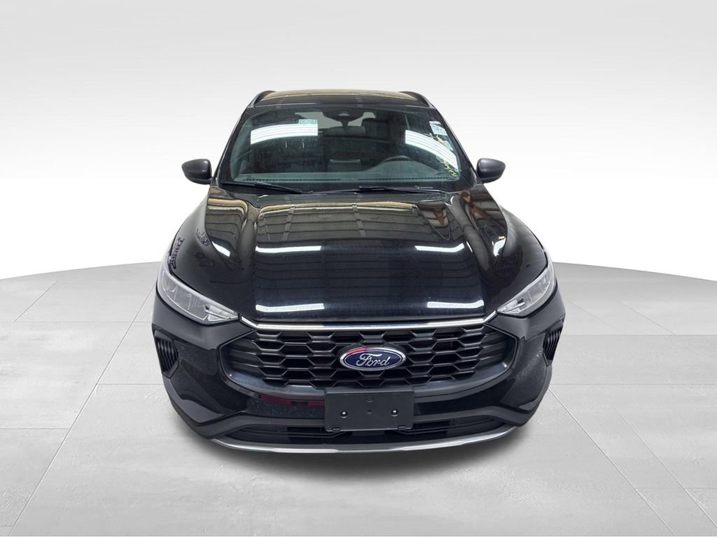Used 2025 Ford Escape ST-Line AWD/4WD image 2
