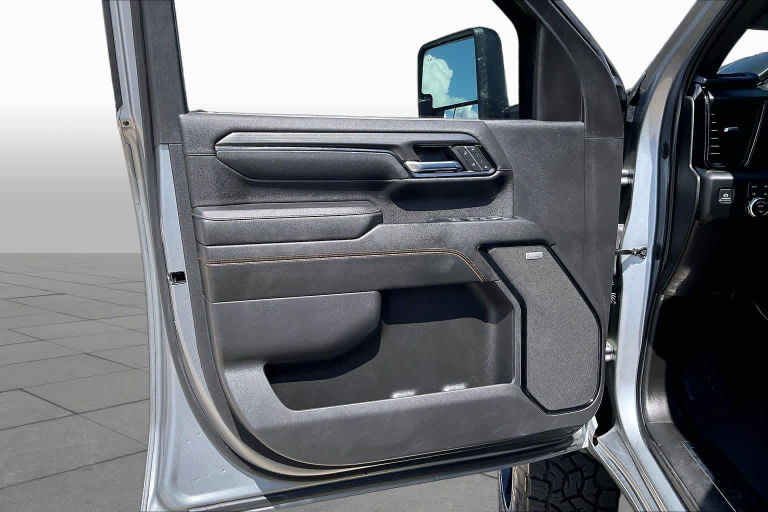 Used 2024 GMC Sierra 2500 AT4 w/ AT4 Premium Plus Package AWD/4WD image 22