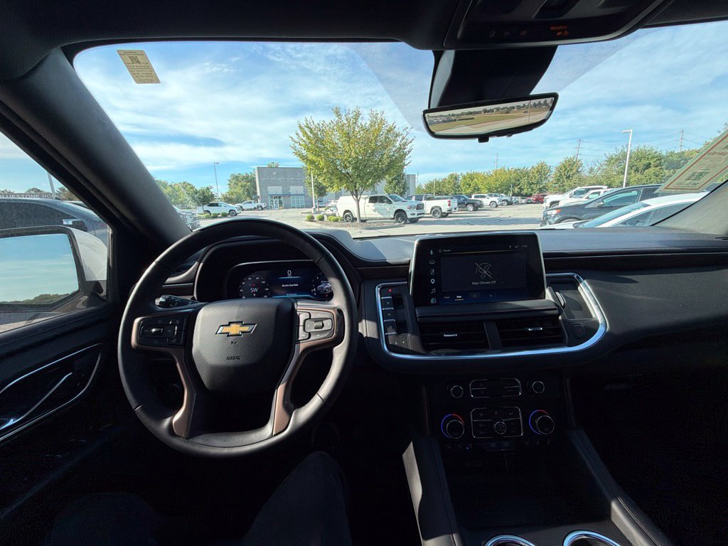 Used 2023 Chevrolet Suburban High Country w/ Premium Package 2 AWD/4WD image 25