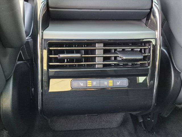 Used 2024 Land Rover Range Rover Sport SE AWD/4WD image 18