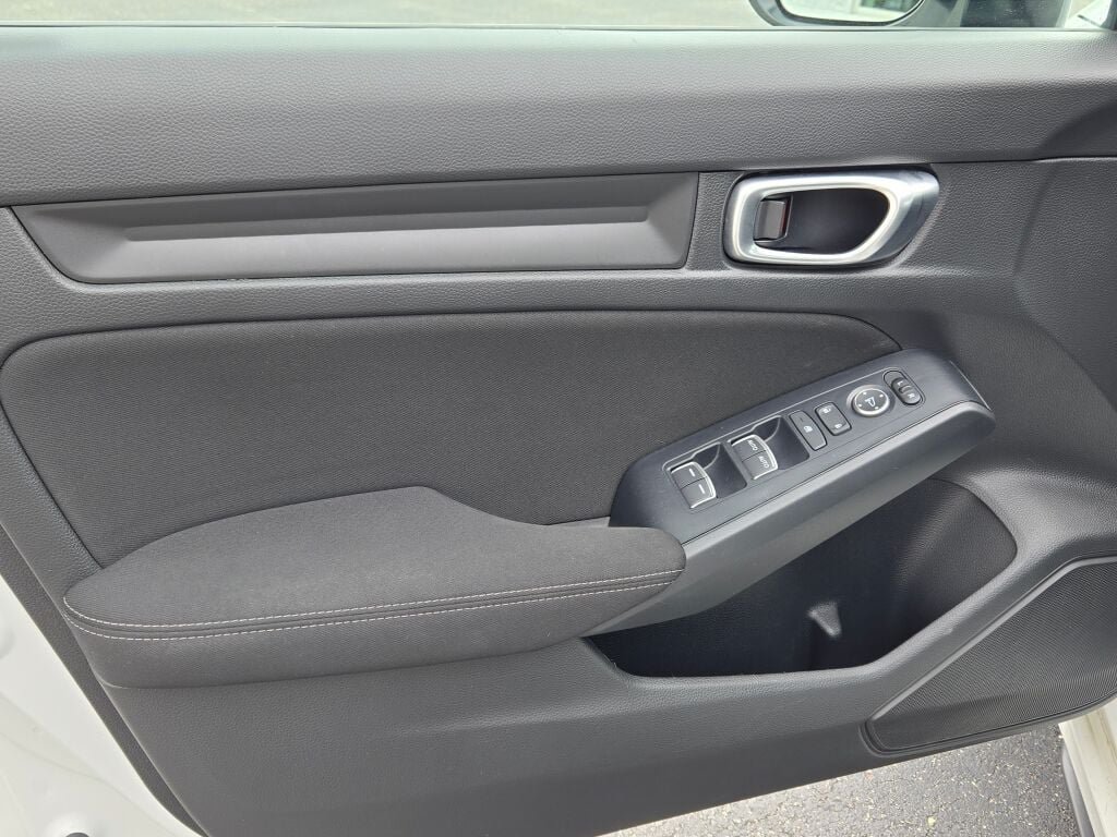 Used 2023 Honda Civic Sport image 18