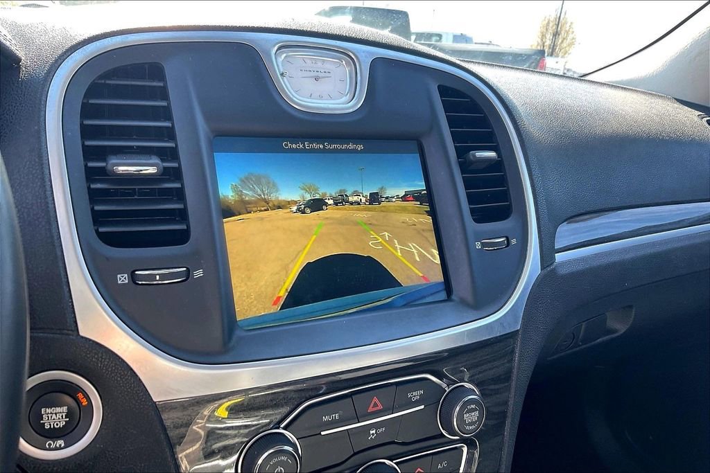 Used 2019 Chrysler 300 Touring w/ Sport Appearance Package image 17