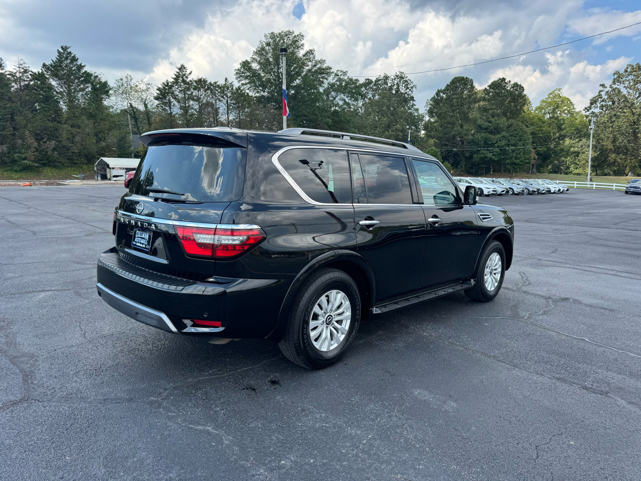 Used 2023 Nissan Armada SV image 6