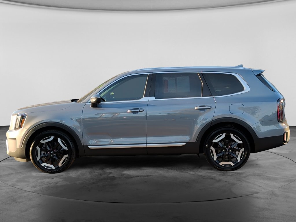 Used 2024 Kia Telluride EX AWD/4WD image 4
