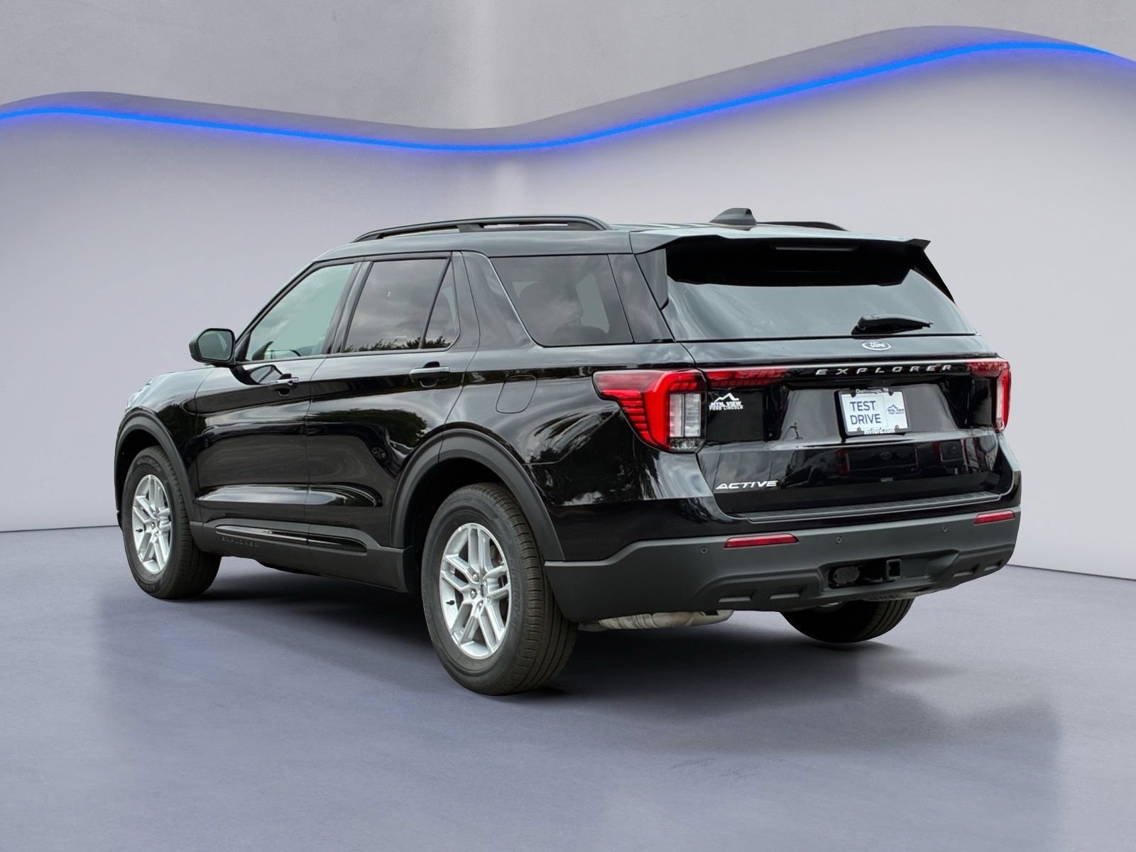 New 2026 Ford Explorer Active RWD image 3