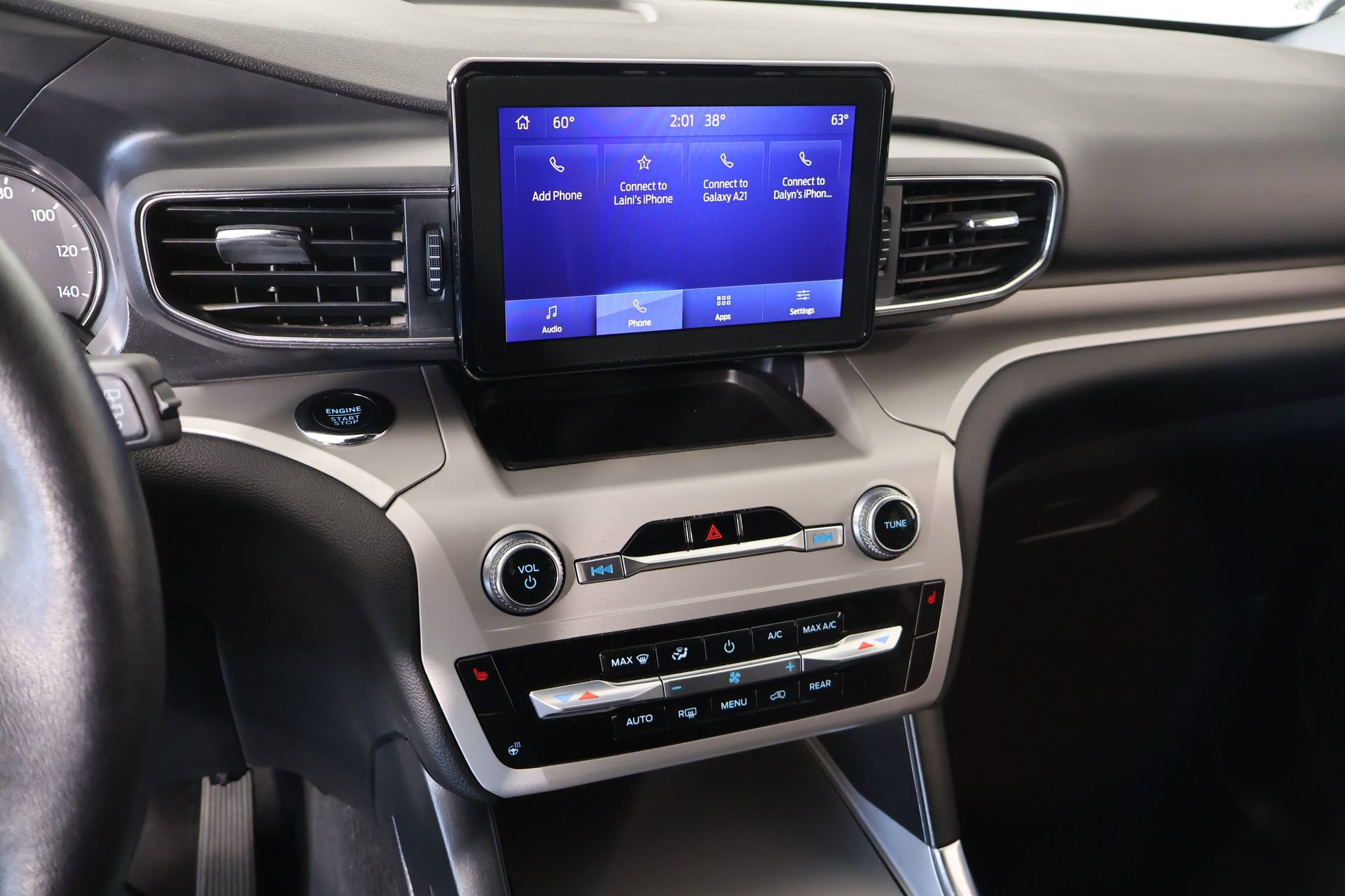 Used 2023 Ford Explorer XLT w/ Equipment Group 202A image 5