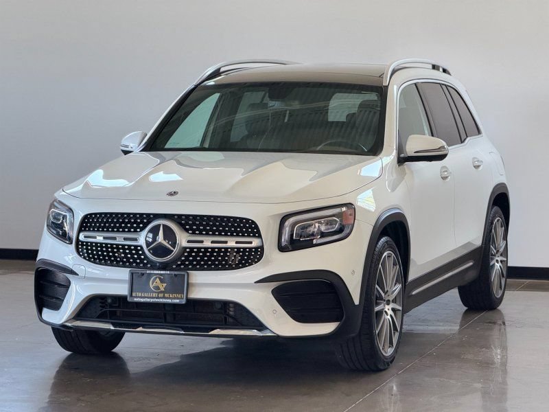 Used 2020 Mercedes-Benz GLB 250 w/ AMG Line image 3