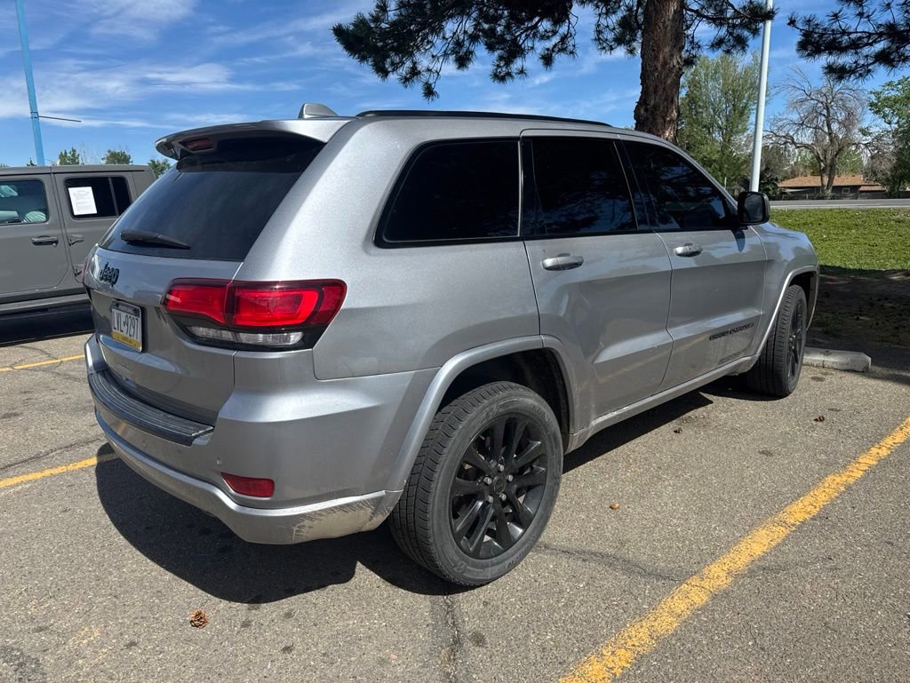 Used 2018 Jeep Grand Cherokee Altitude AWD/4WD image 6