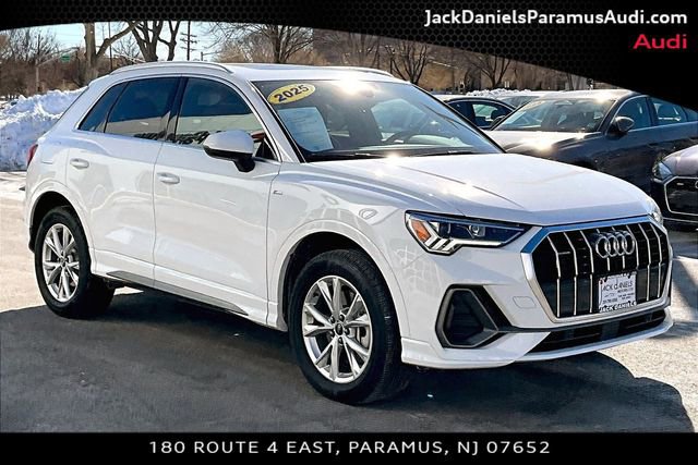 Used 2025 Audi Q3 2.0T Premium w/ Convenience Package image 9