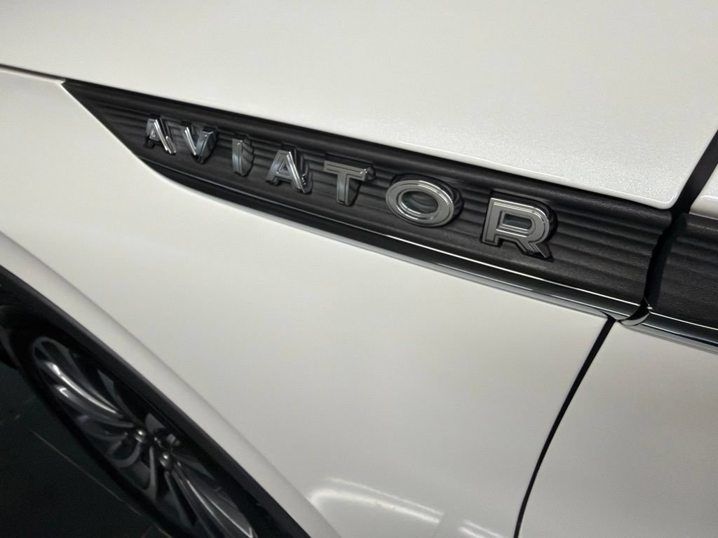 Certified 2023 Lincoln Aviator Reserve w/ Equipment Group 201A AWD/4WD image 41