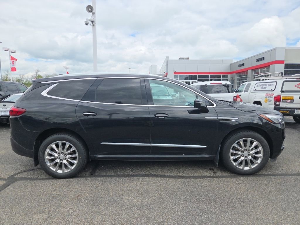 Used 2021 Buick Enclave Premium w/ Sun and Sites Package AWD/4WD image 5