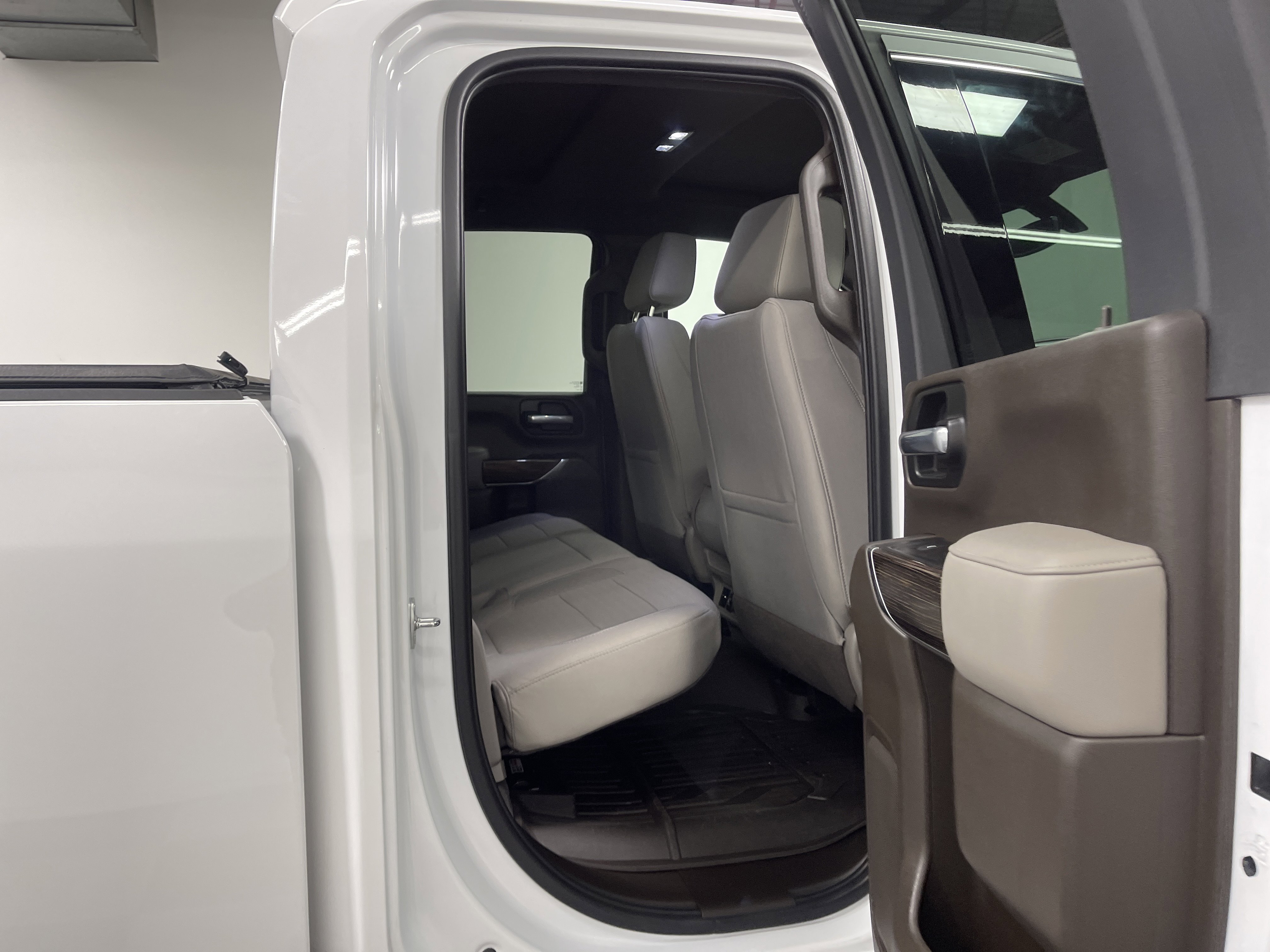 Used 2021 GMC Sierra 2500 SLE w/ SLE Value Package; AWD/4WD image 19