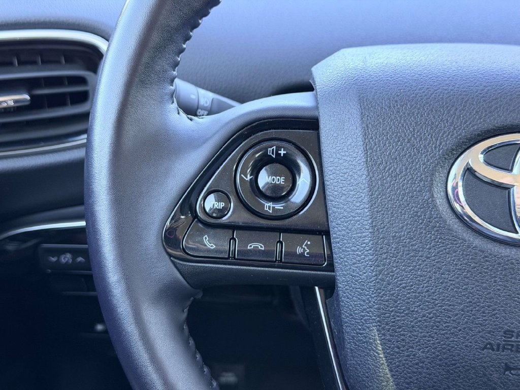 Used 2022 Toyota Prius XLE AWD/4WD image 8