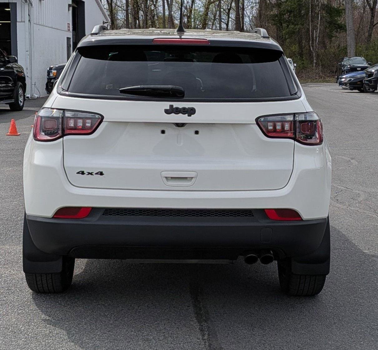 Used 2020 Jeep Compass Latitude AWD/4WD image 9