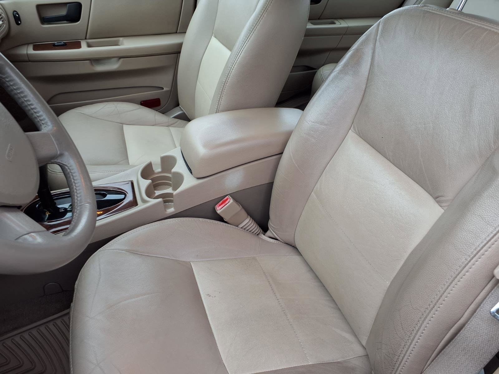 Used 2004 Ford Taurus SEL image 3