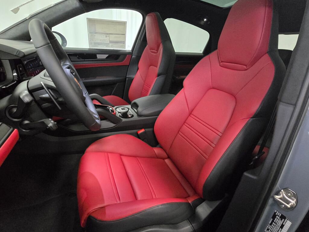 New 2026 Porsche Cayenne GTS image 5