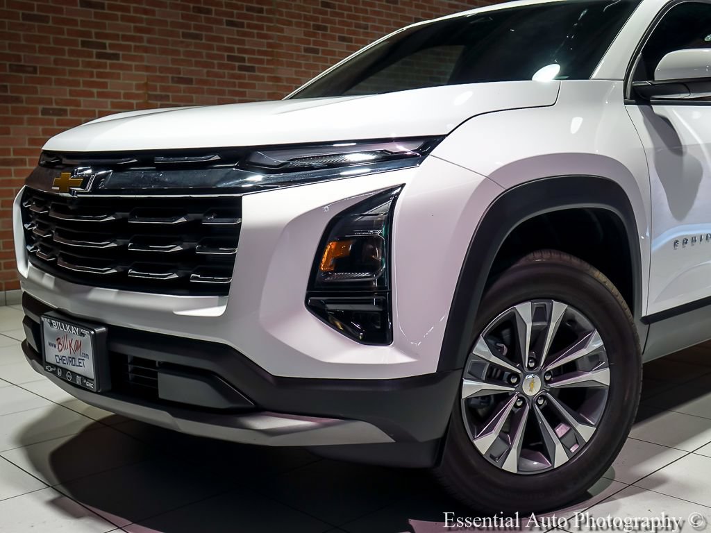New 2027 Chevrolet Equinox LT w/ Convenience Package II FWD image 3