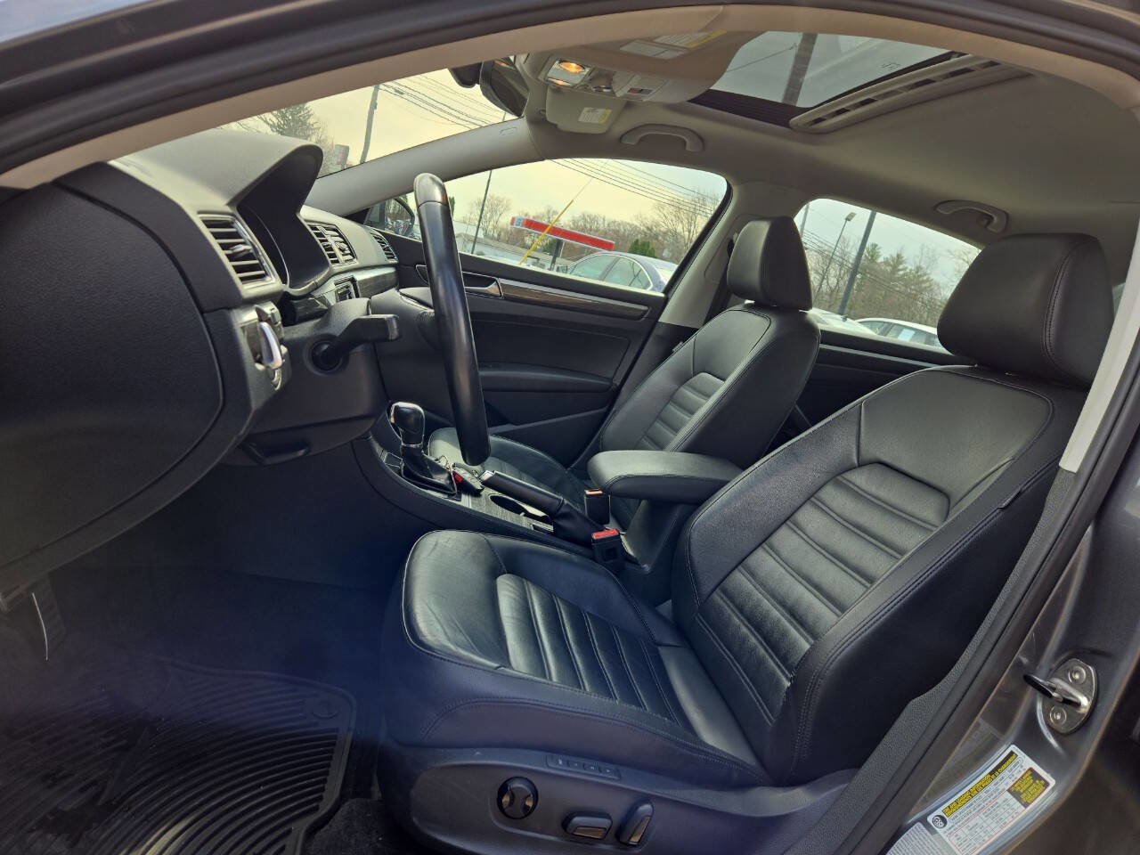 Used 2016 Volkswagen Passat 1.8T image 14