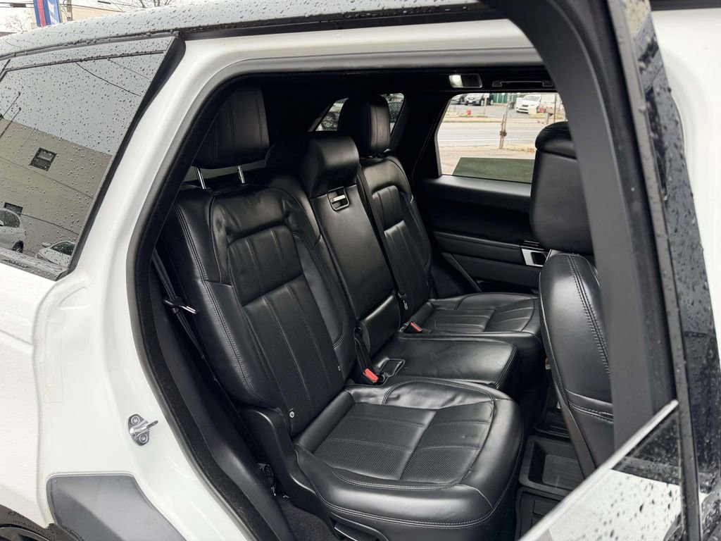 Used 2020 Land Rover Range Rover Sport HSE image 14