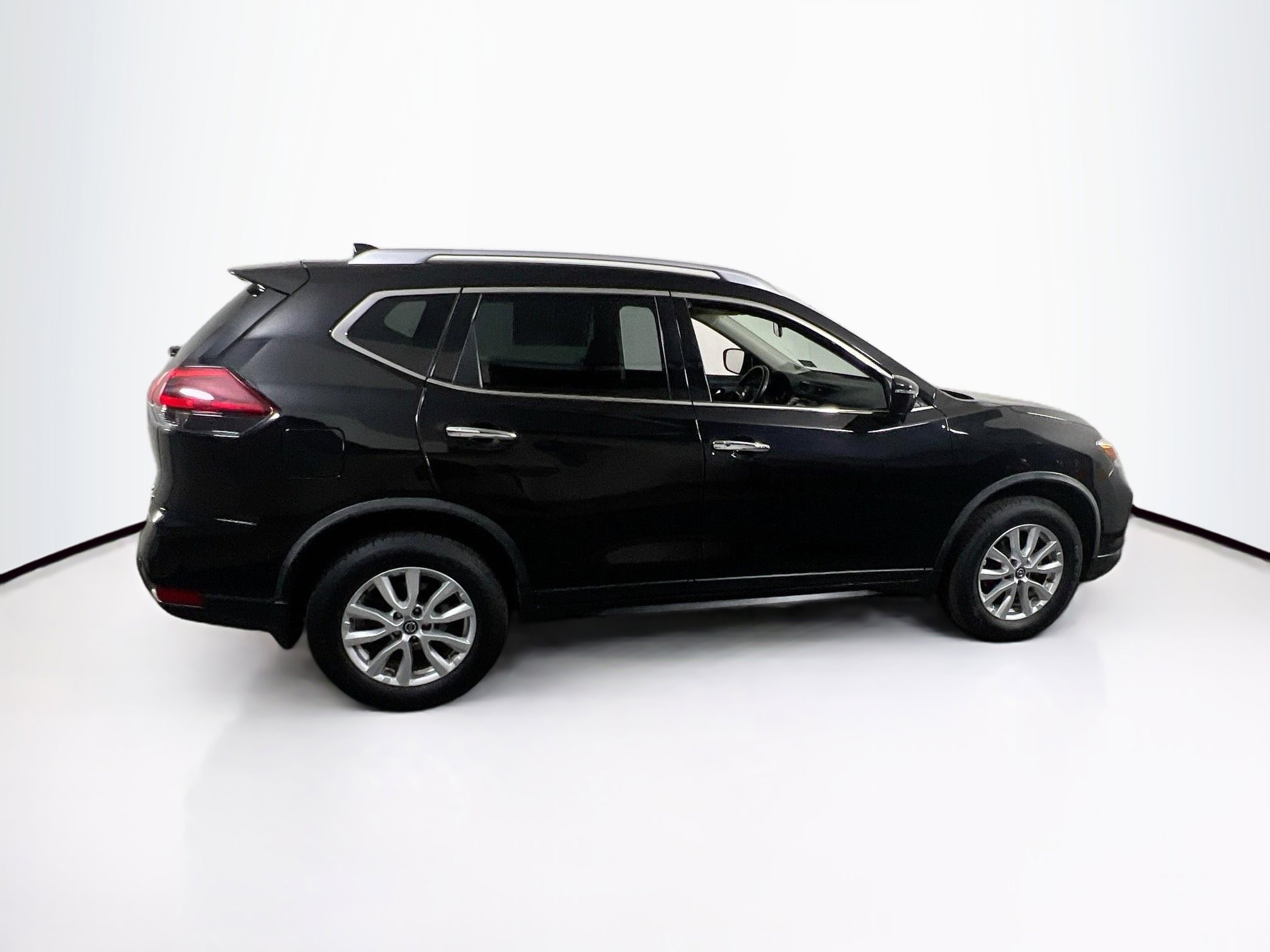 Used 2020 Nissan Rogue SV image 4
