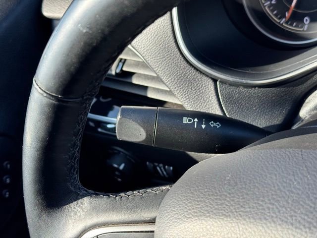 Used 2019 Jeep Cherokee Limited image 24