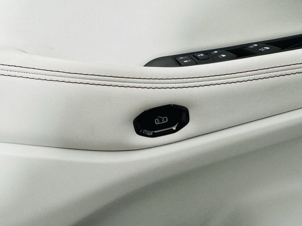 New 2026 Jeep Cherokee Overland w/ Advanced Pro Tech Group image 8