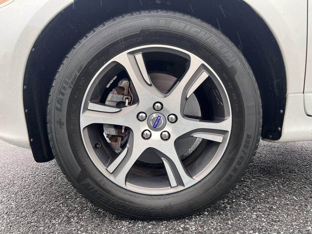 Used 2015 Volvo XC60 T6 image 24