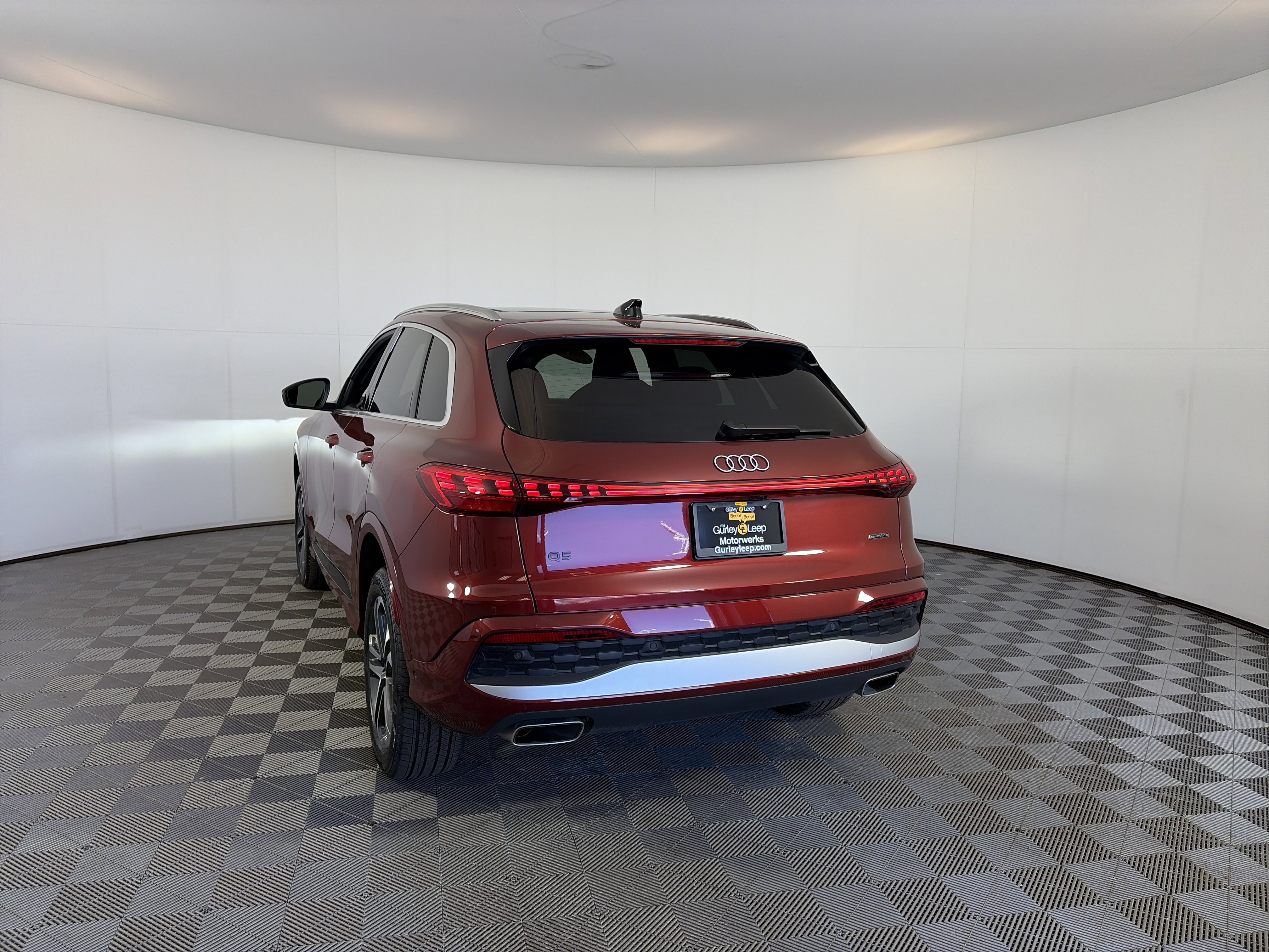 Used 2025 Audi Q5 Premium Plus w/ Premium Plus image 8