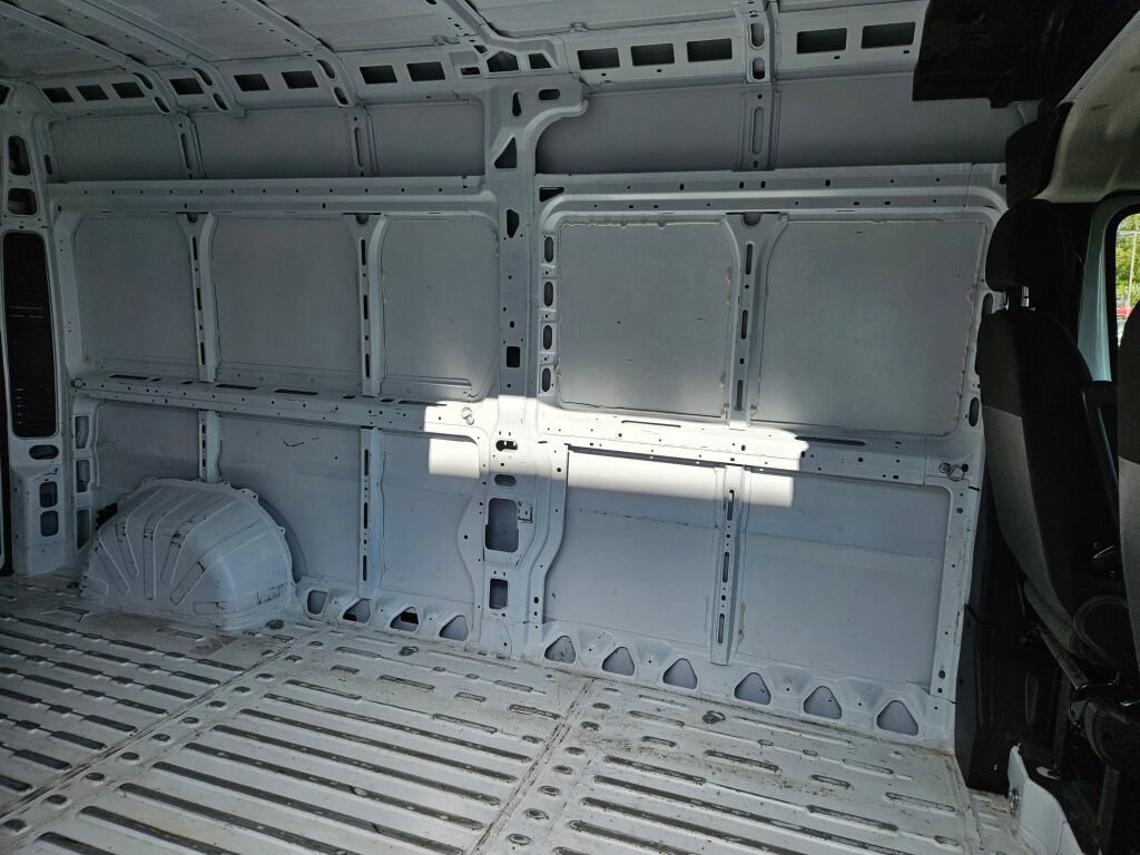 Used 2023 RAM ProMaster 2500 FWD image 13