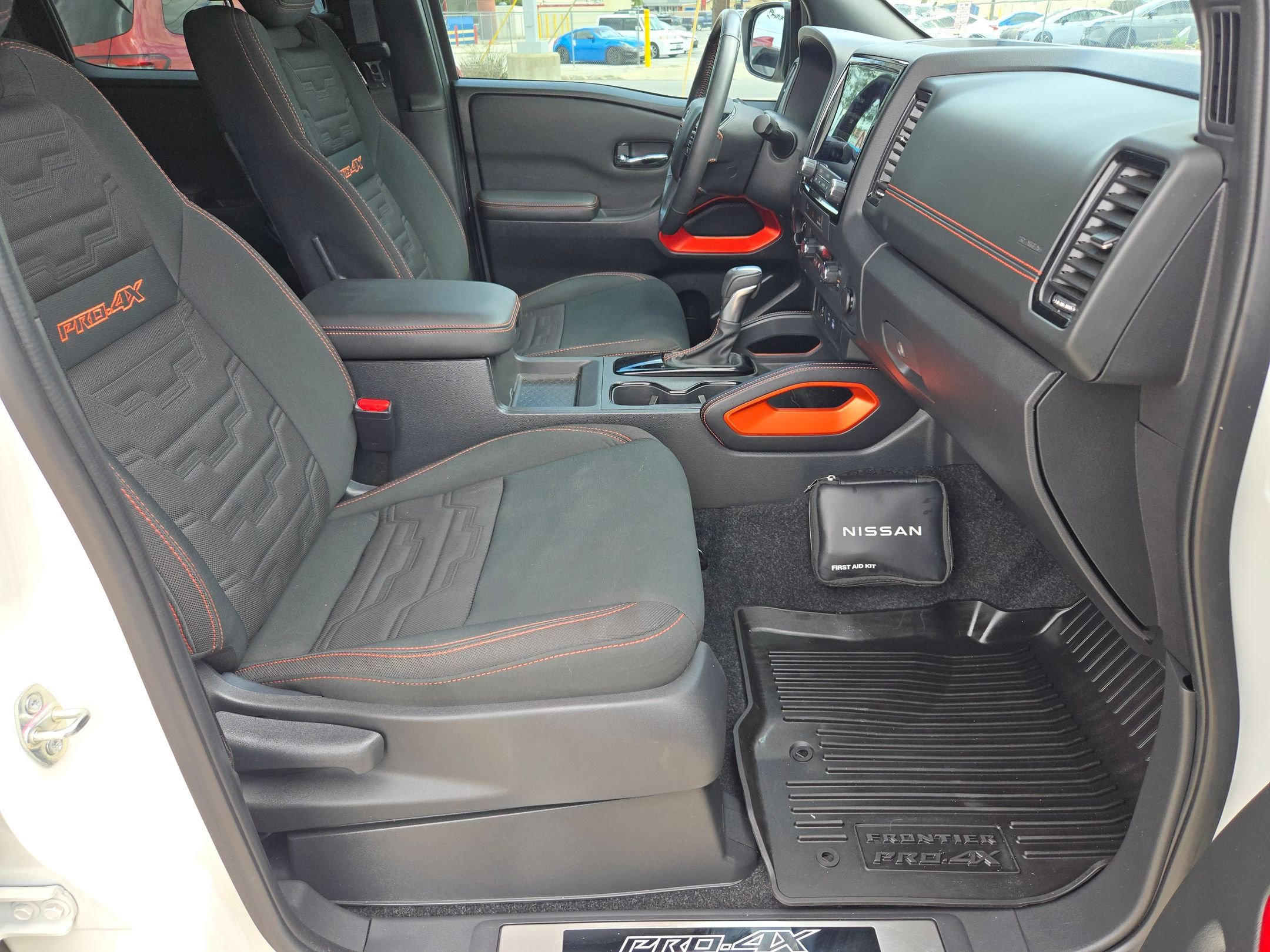 Used 2023 Nissan Frontier PRO-4X w/ Technology Package AWD/4WD image 26