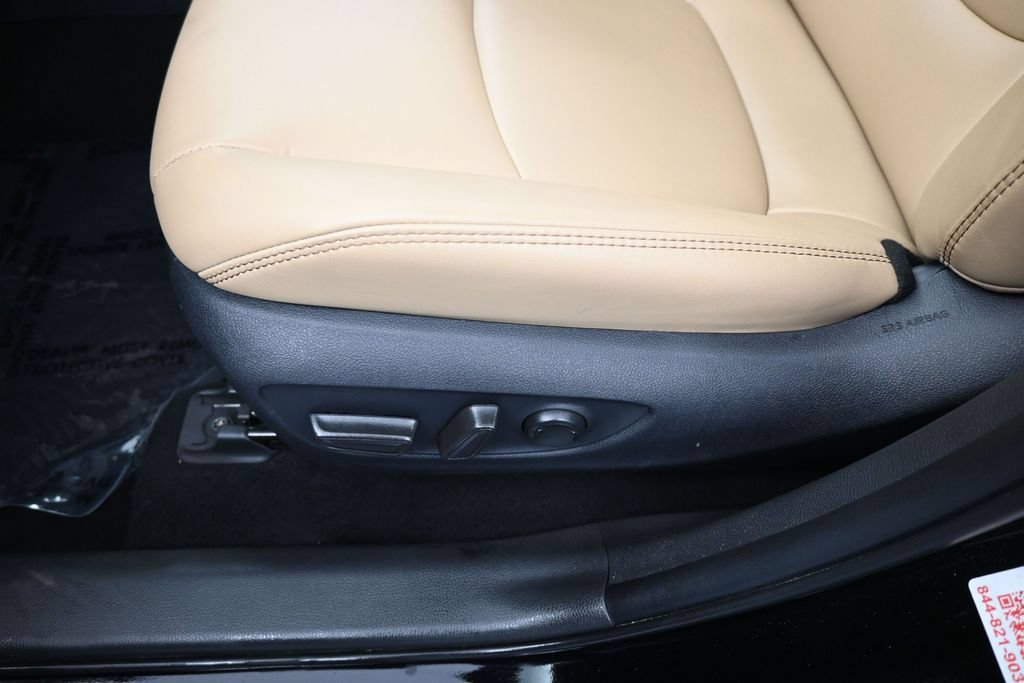 Used 2025 Toyota RAV4 XLE Premium FWD image 17