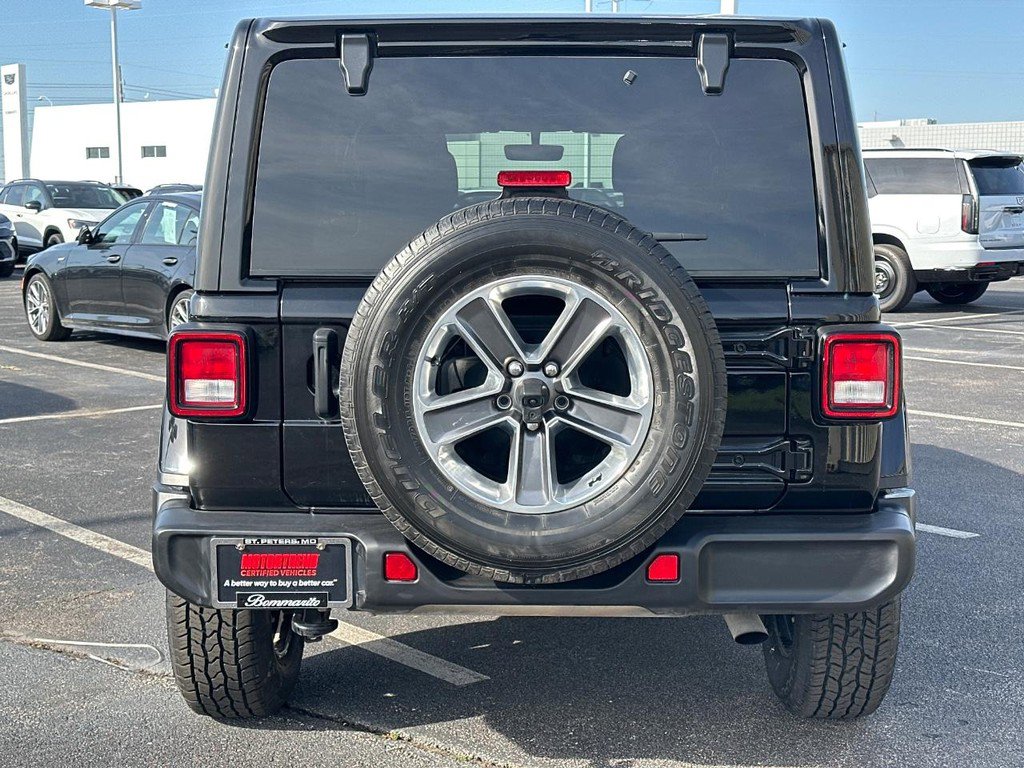 Used 2021 Jeep Wrangler Unlimited Sahara w/ Uconnect 4C Nav & Sound Group image 5