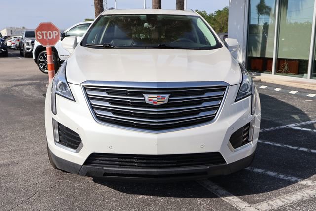 Used 2017 Cadillac XT5 Luxury w/ Driver Awareness Package FWD image 2