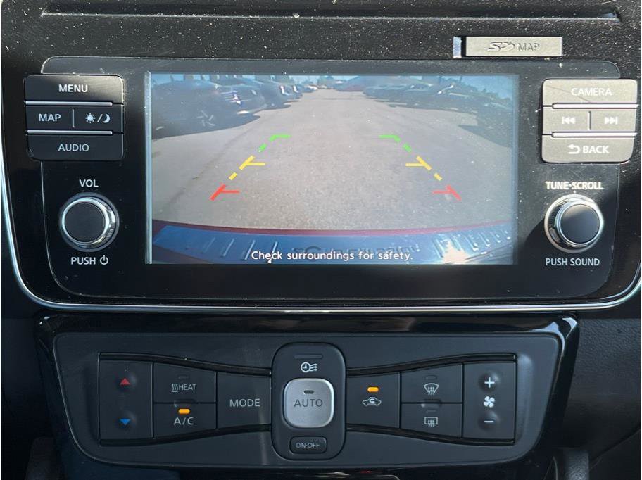 Used 2018 Nissan Leaf SV w/ SV Technology Package image 13