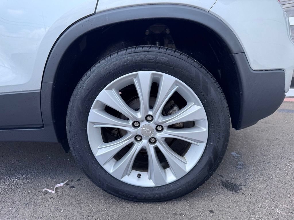 Used 2019 Chevrolet Trax Premier AWD/4WD image 32