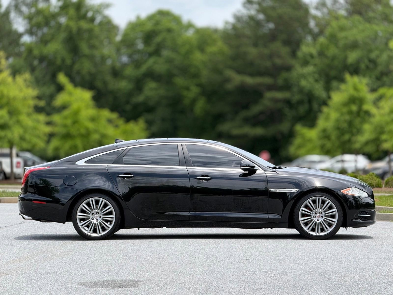 Used 2015 Jaguar XJ L Portfolio AWD/4WD image 12