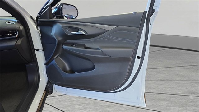 Used 2025 Buick Envista Sport Touring w/ Convenience I Package image 11