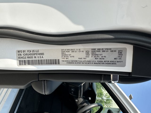 Used 2023 Jeep Grand Cherokee Overland AWD/4WD image 15