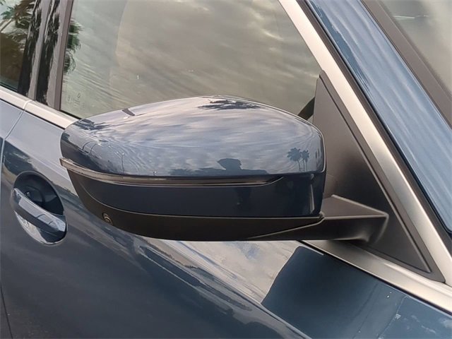 Used 2025 BMW 330i Sedan image 12