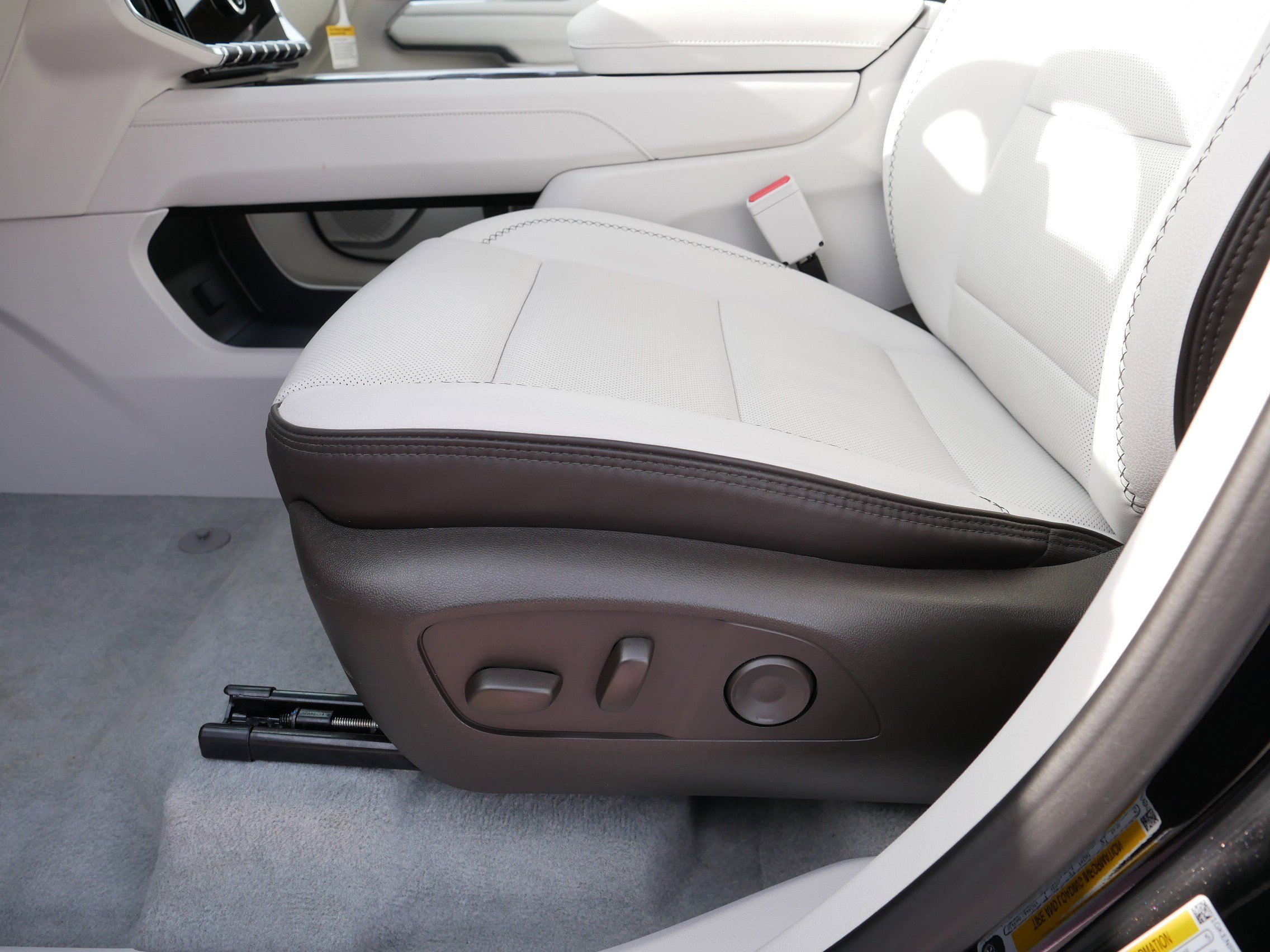 Certified 2025 GMC Acadia Denali w/ Super Cruise Package image 20