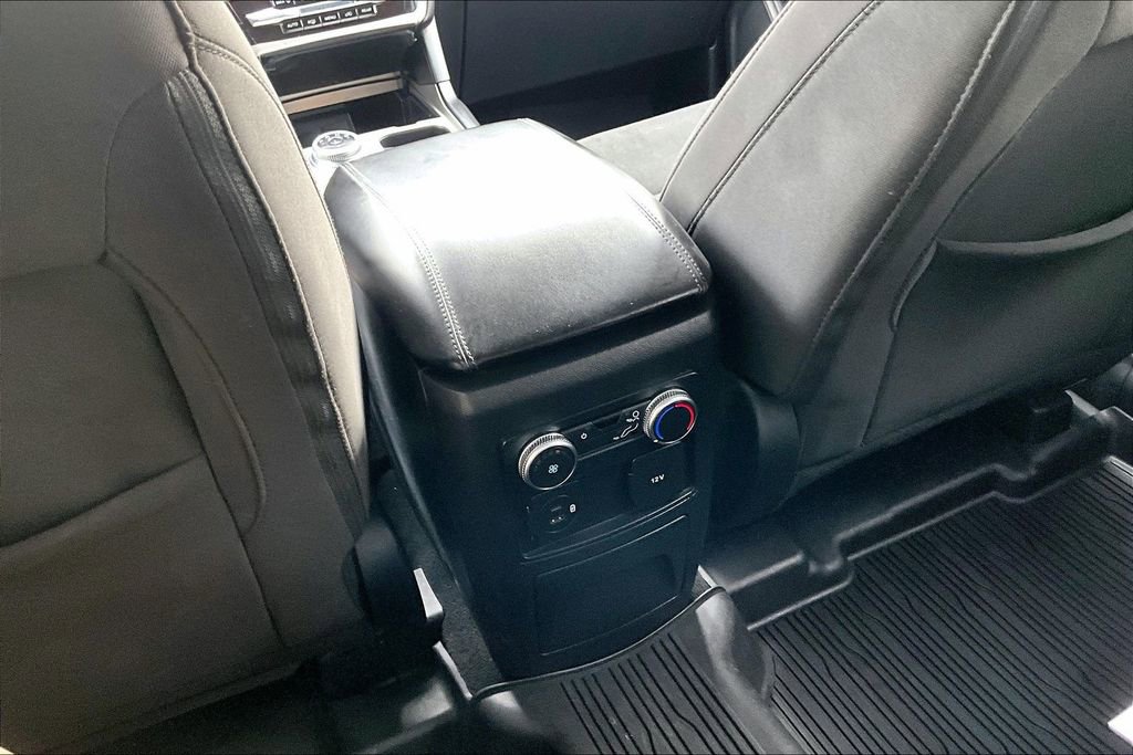 Used 2022 Ford Explorer XLT image 35