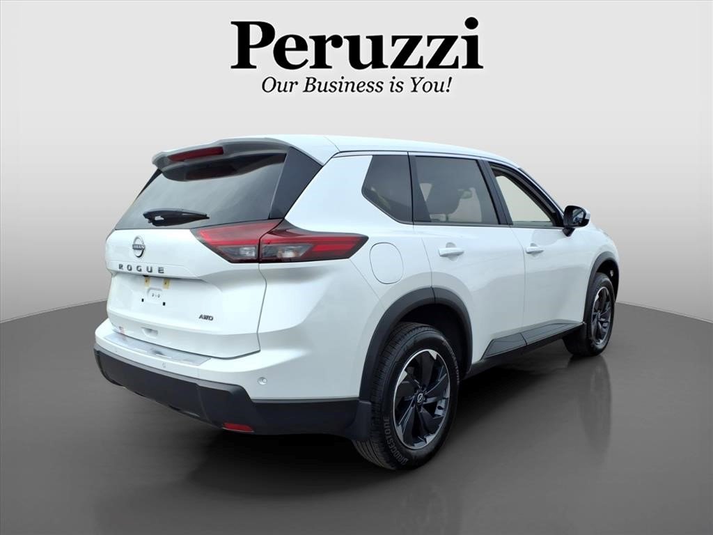 Used 2025 Nissan Rogue SV AWD/4WD image 3