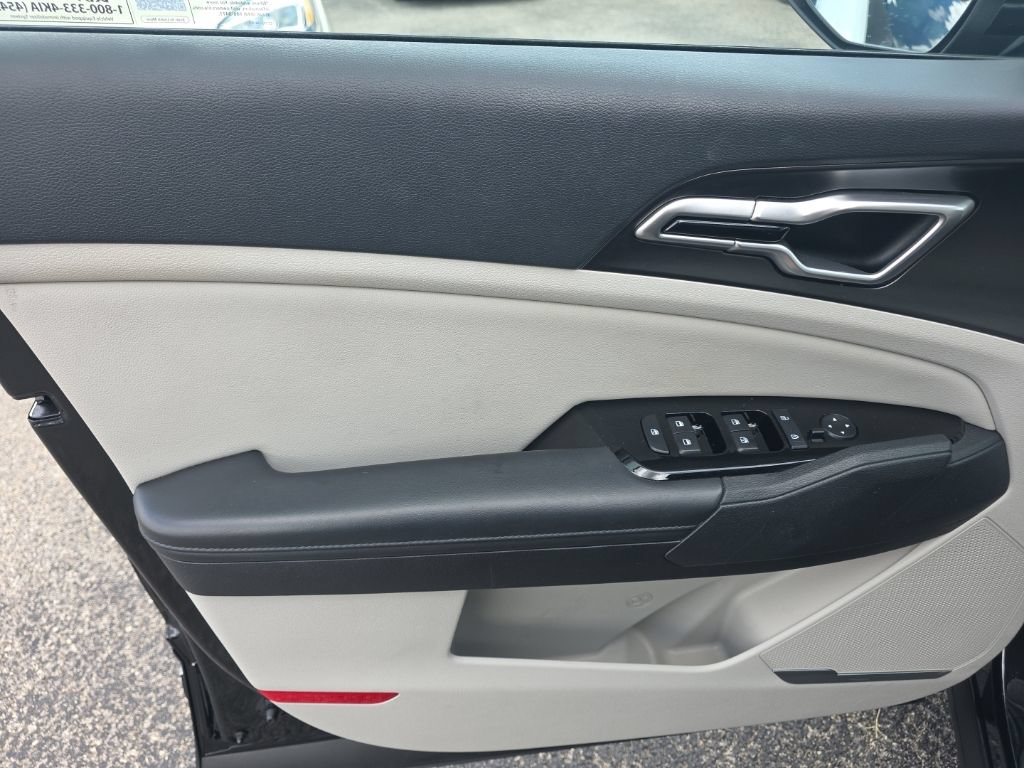 Used 2023 Kia Sportage EX FWD image 14