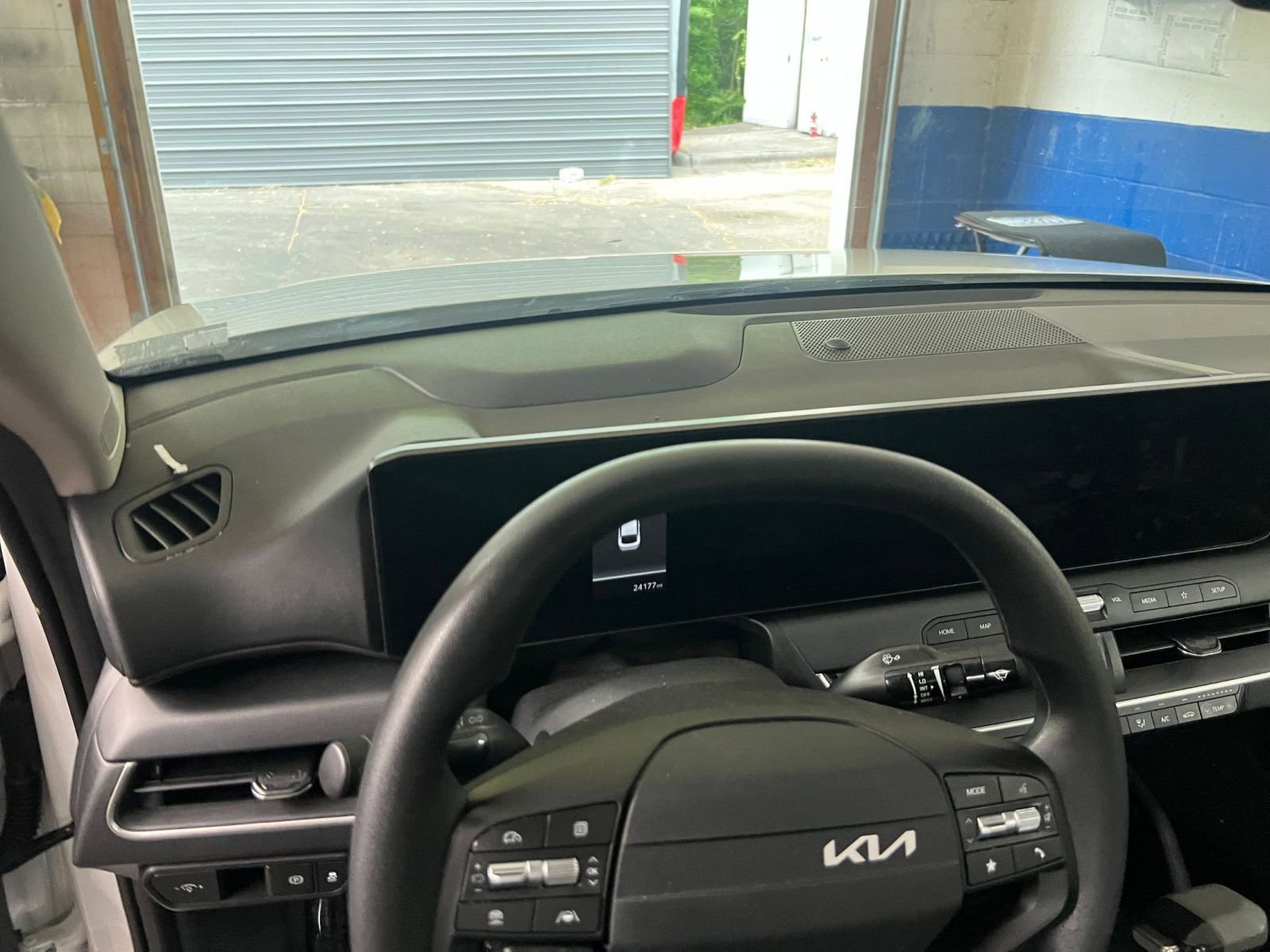 Used 2025 Kia K4 FWD image 30